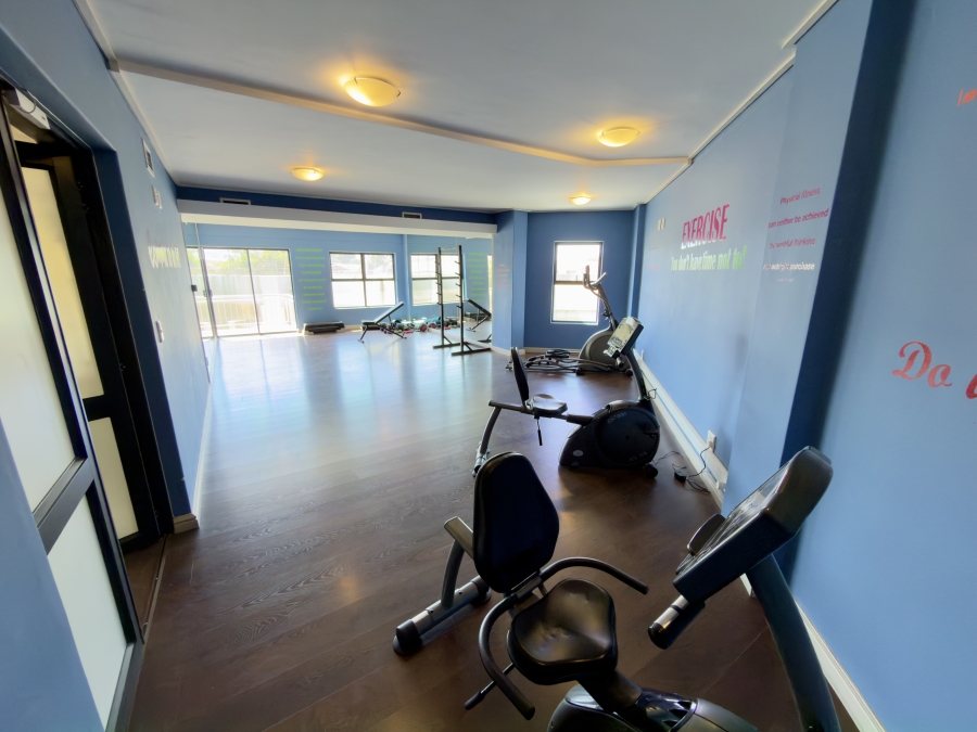 1 Bedroom Property for Sale in Royal Ascot Western Cape